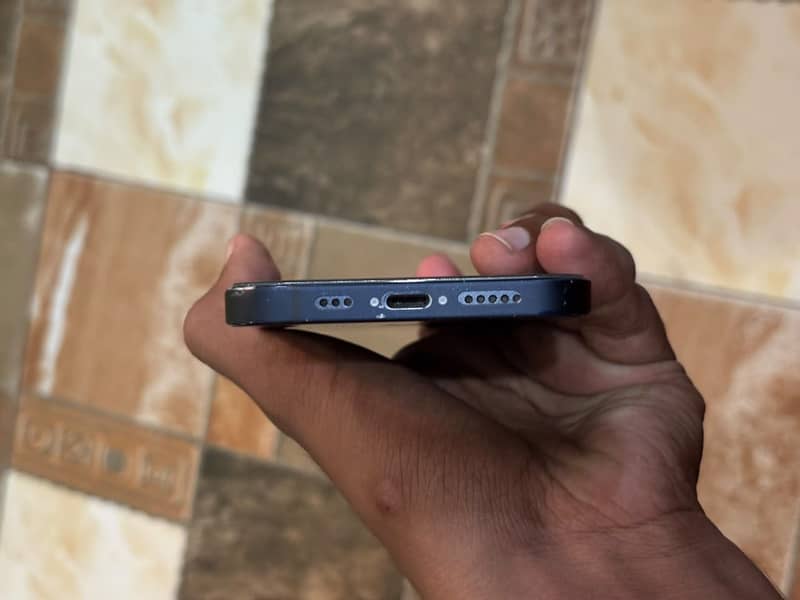 Apple iPhone 12 7