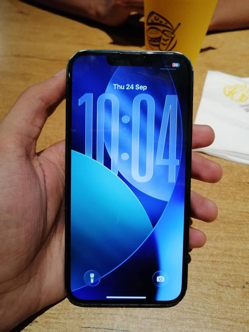 Apple iPhone 13 1