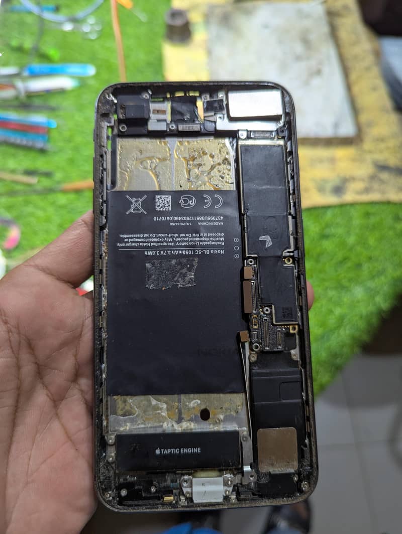 Apple iPhone 8 Plus 1