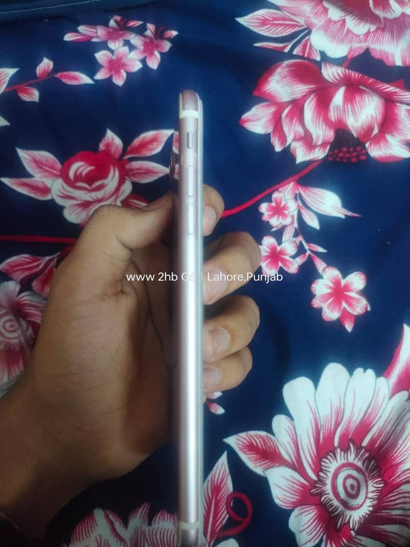 Apple iPhone 7 Plus 3