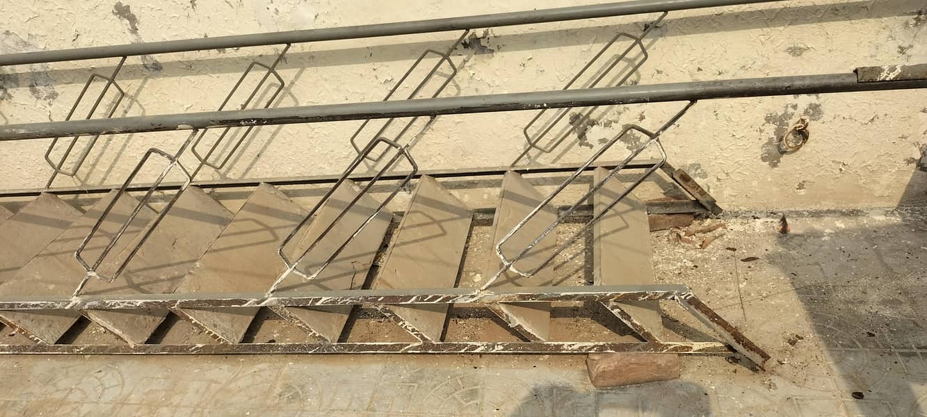 ٹی ار گارڈر ڈھائی مرلہ کی چھت فار سیل 2
