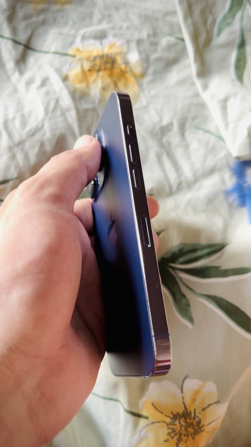 Apple iPhone 14 Pro 4