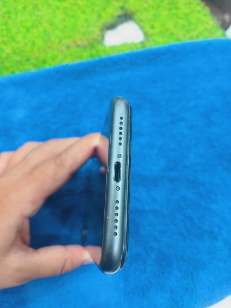 Apple iPhone 11 1