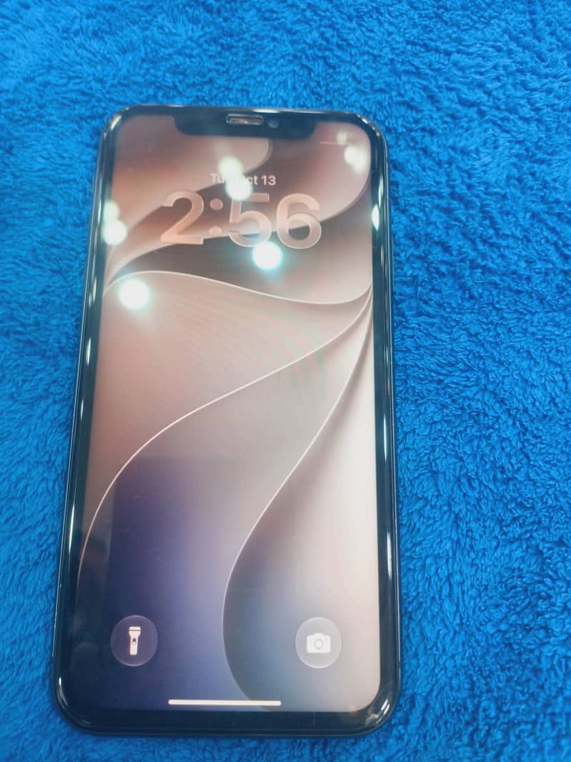 Apple iPhone 11 4