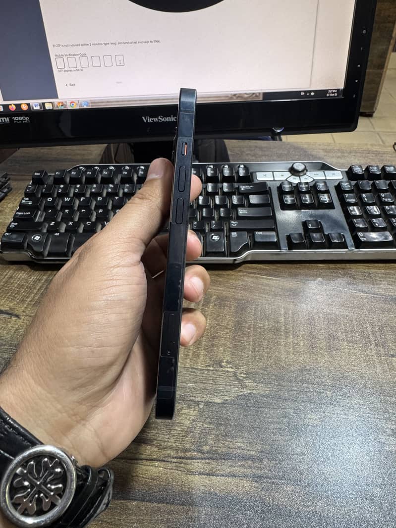 Apple iPhone 13 3