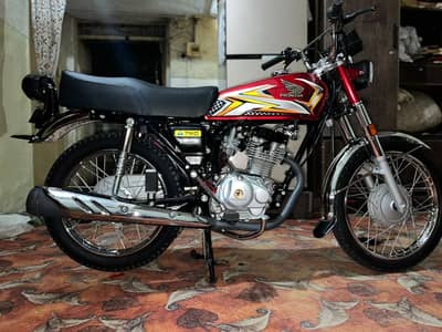 HONDA CG 125 2025 MODEL ISLAMABAD REGISTERED ON MY NAME  just 7000