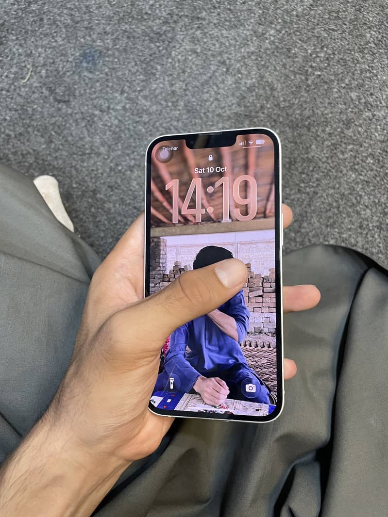 Apple iPhone 13 1