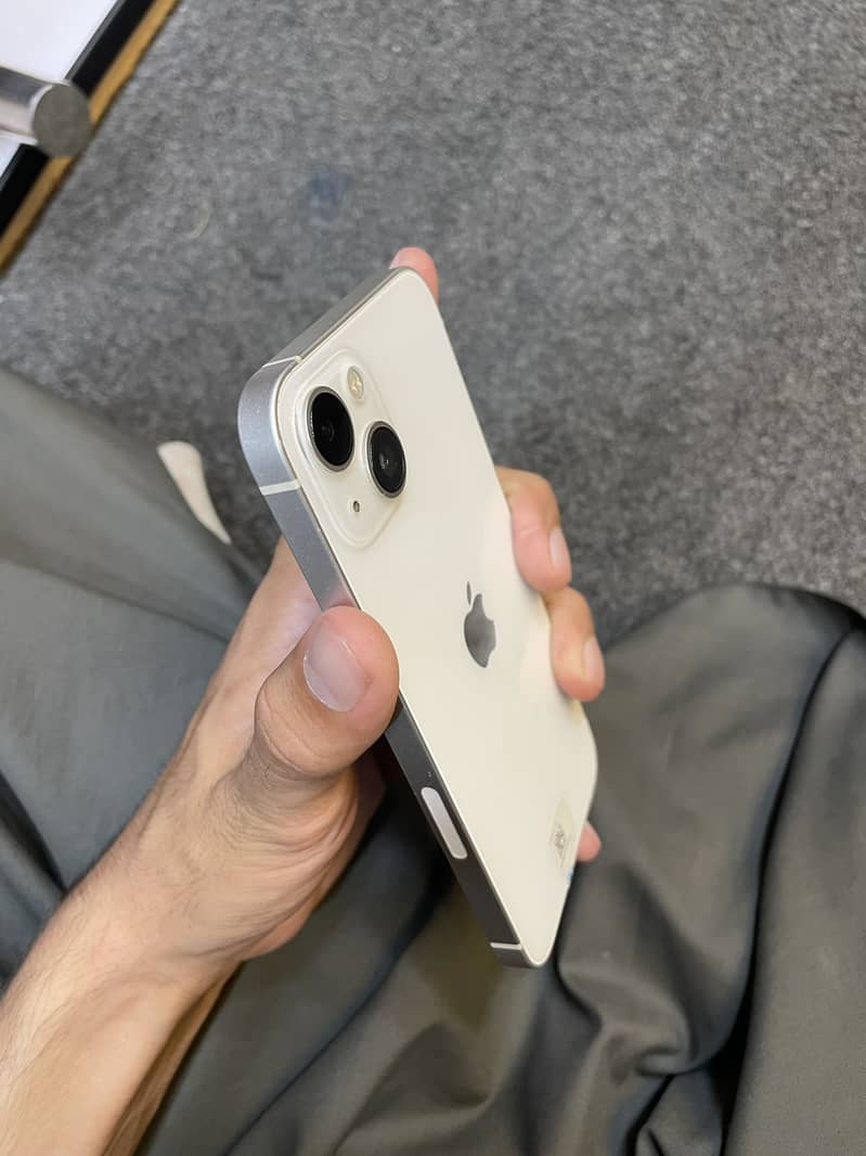 Apple iPhone 13 2