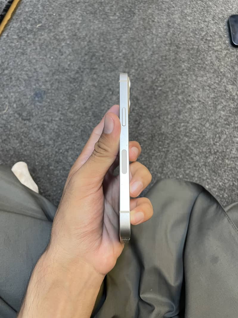 Apple iPhone 13 3