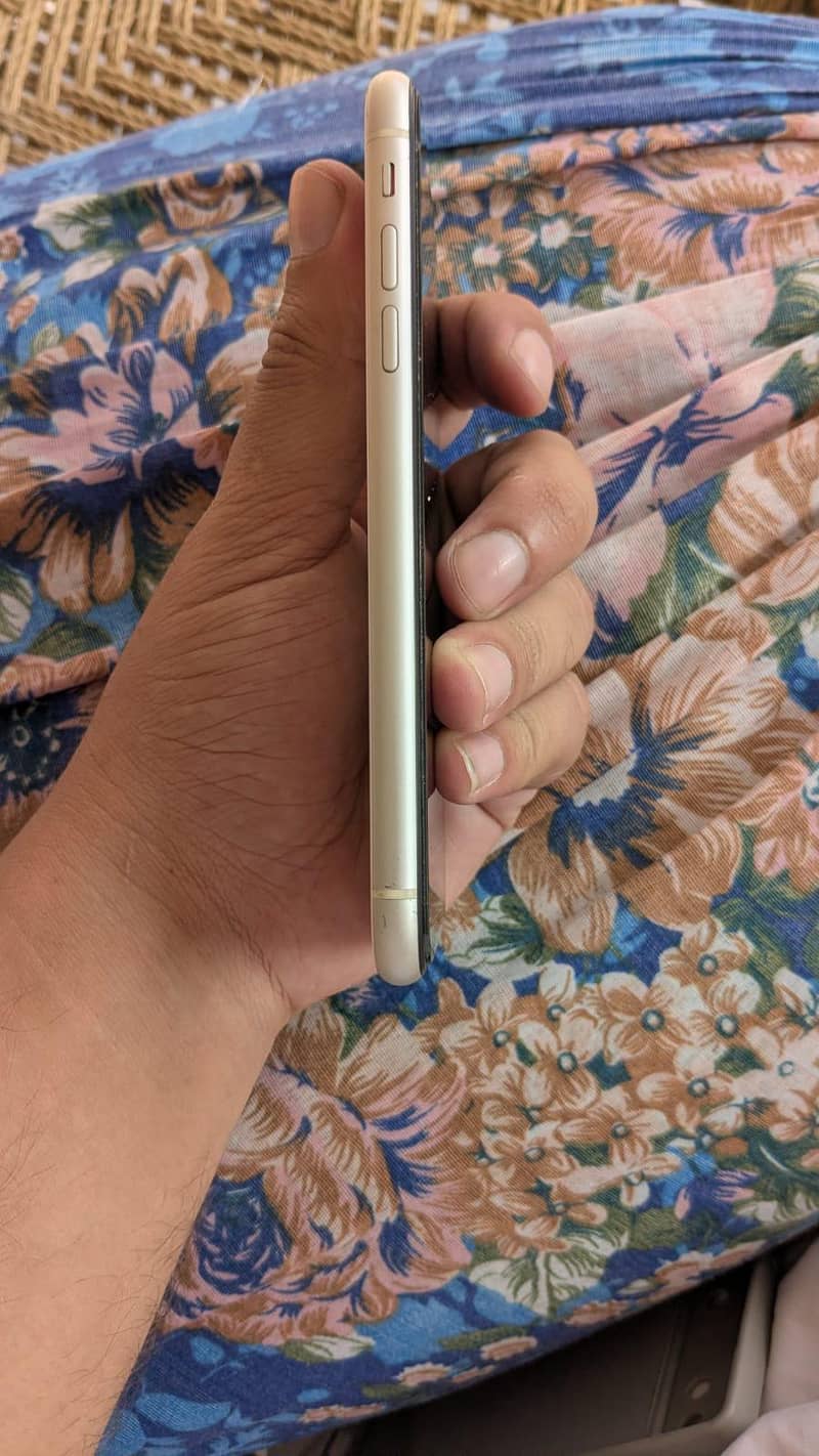 Apple iPhone 11 6