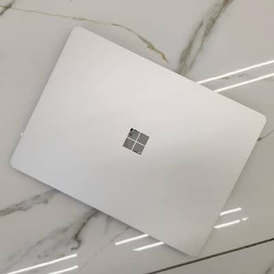 Microsoft Surface Laptop Go (12.4")