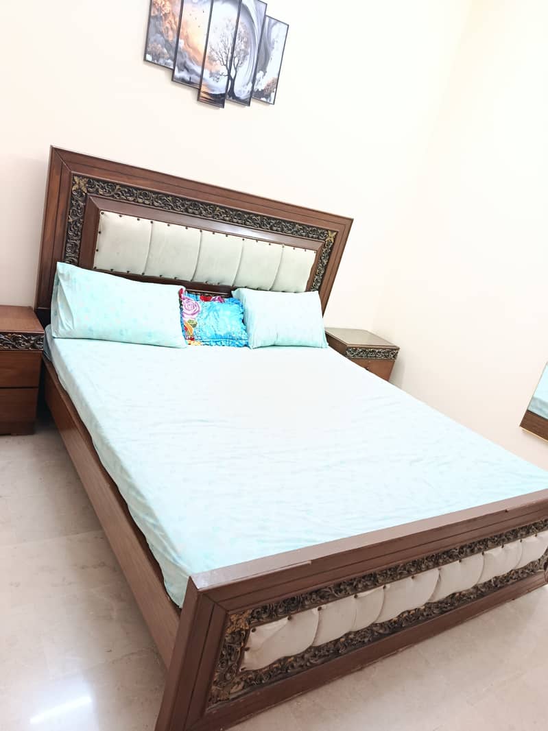 King bed with 2 side tables 1
