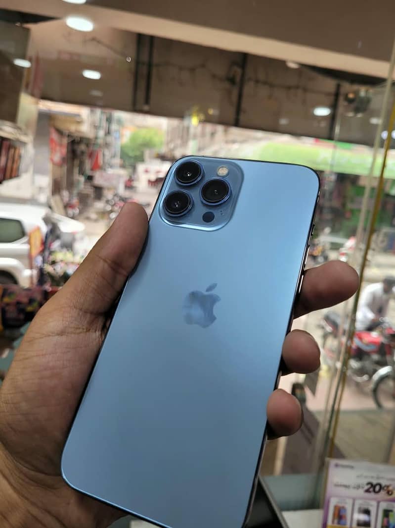 Apple iPhone 13 Pro Max 0