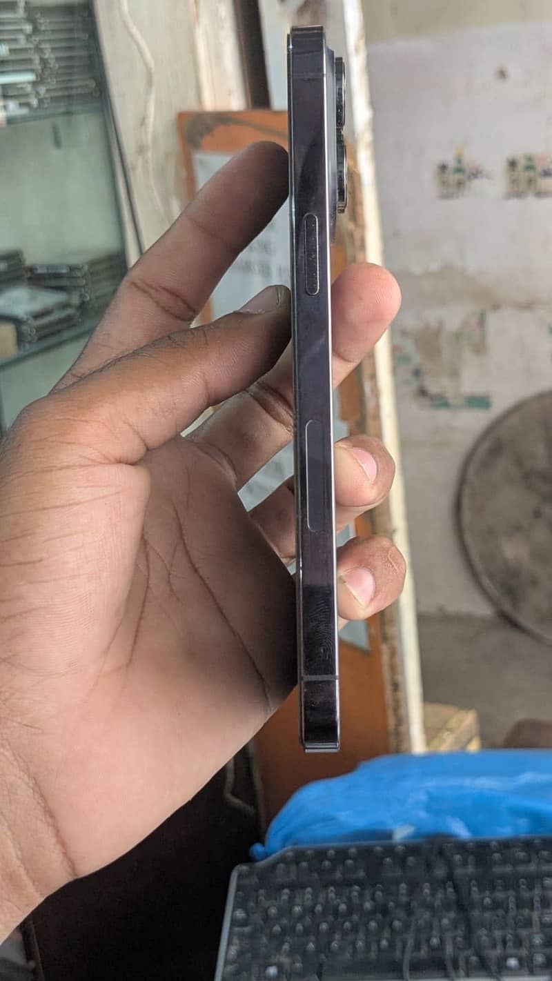 Apple iPhone 14 Pro Max 2