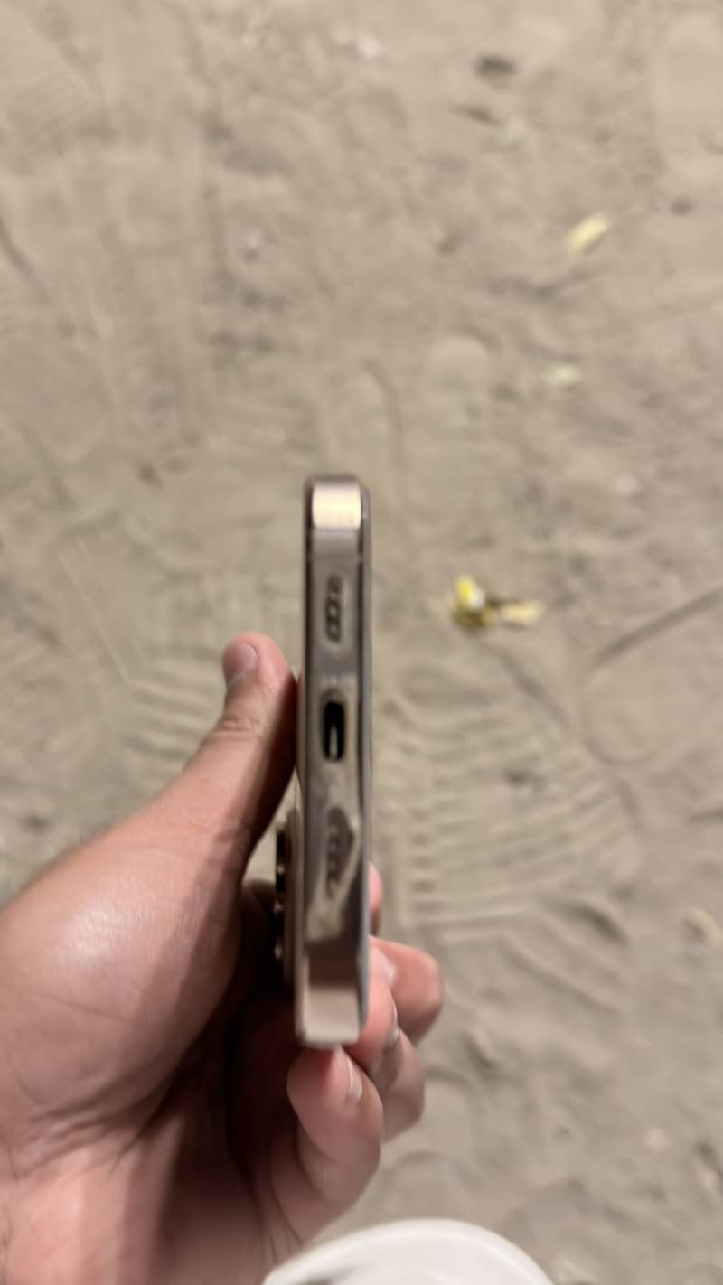 Apple iPhone 16 Pro Max 5