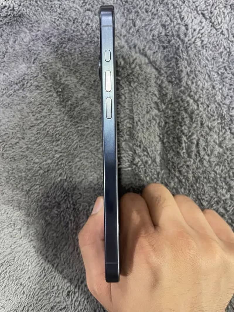 Apple iPhone 15 Pro Max 1