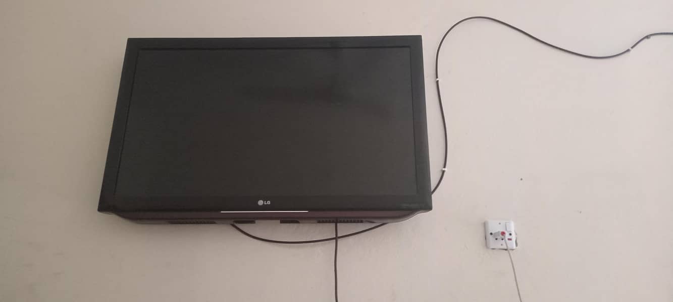 LCD TV 2
