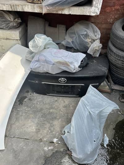 Toyota markx 250g trunk