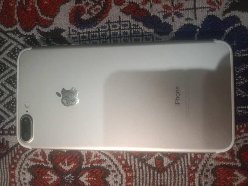 Apple iPhone 7 Plus 0