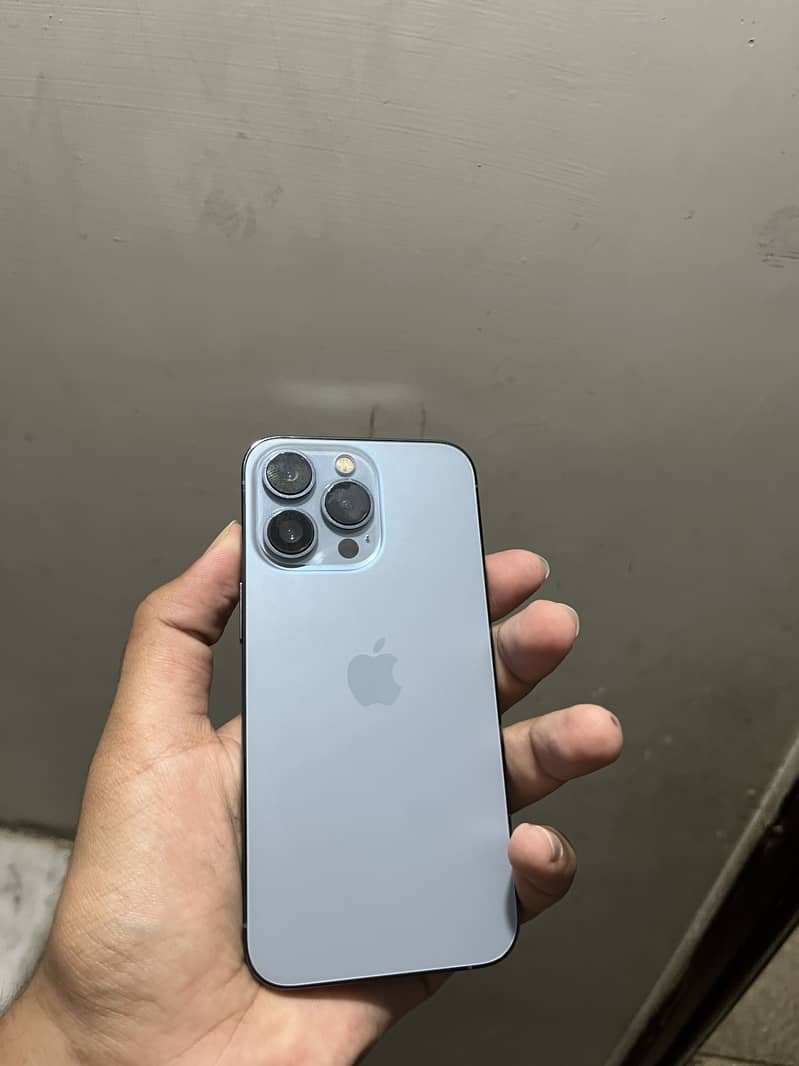 Apple iPhone 13 Pro 3