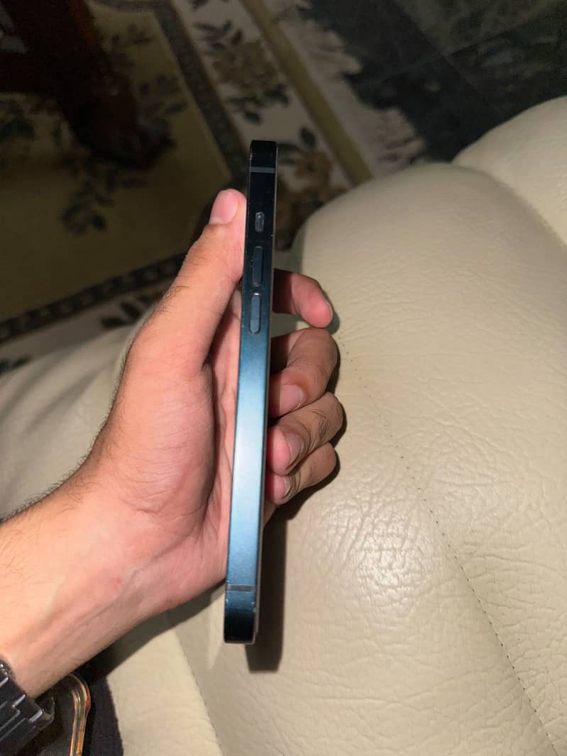 Apple iPhone 14 3