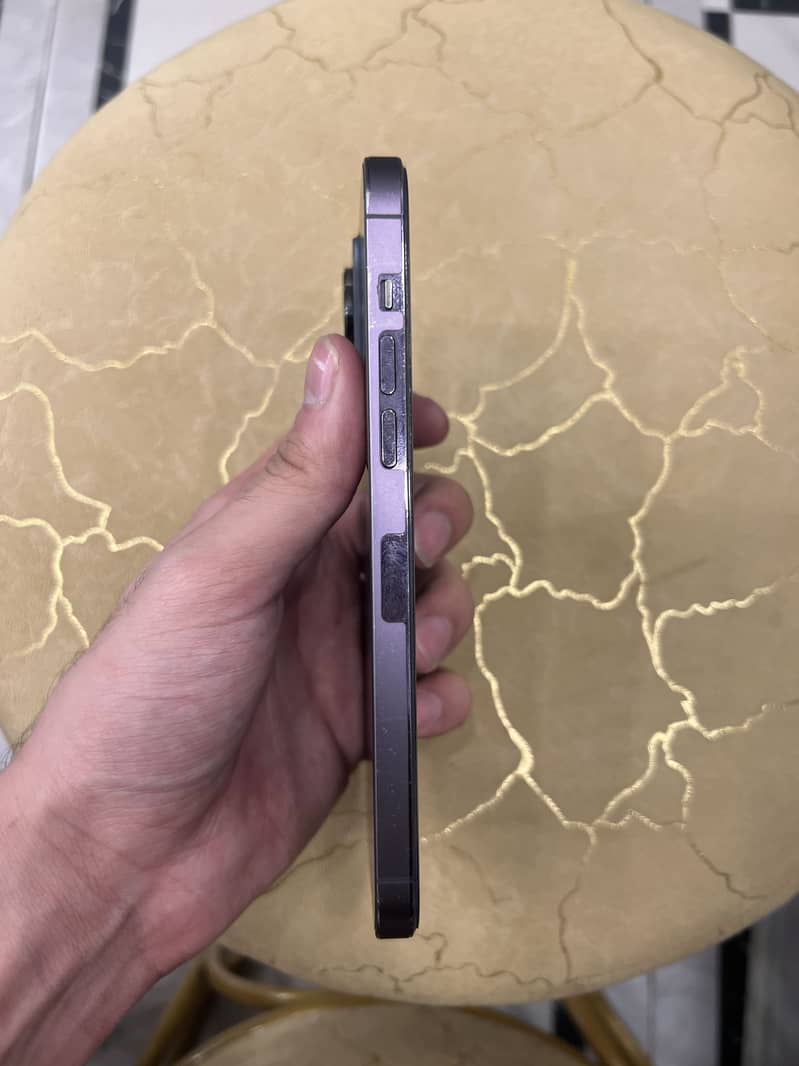 Apple iPhone 14 Pro Max 4