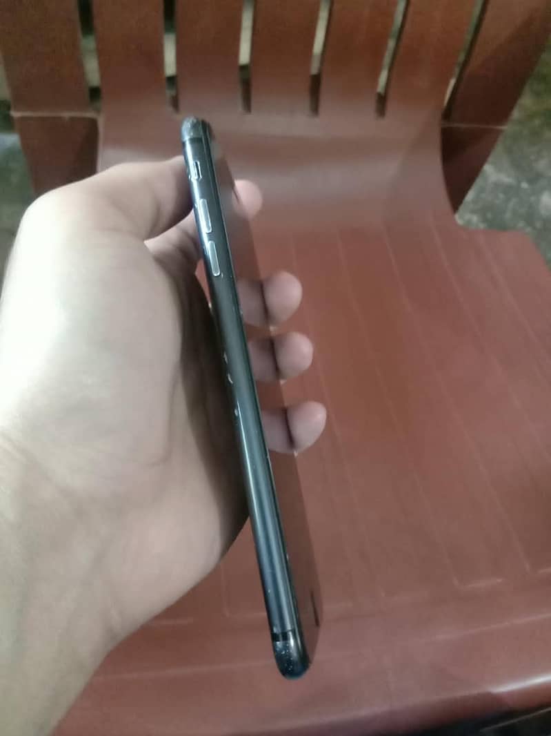 Apple iPhone 7 Plus 4