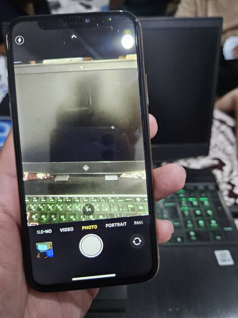 Apple iPhone XS 1