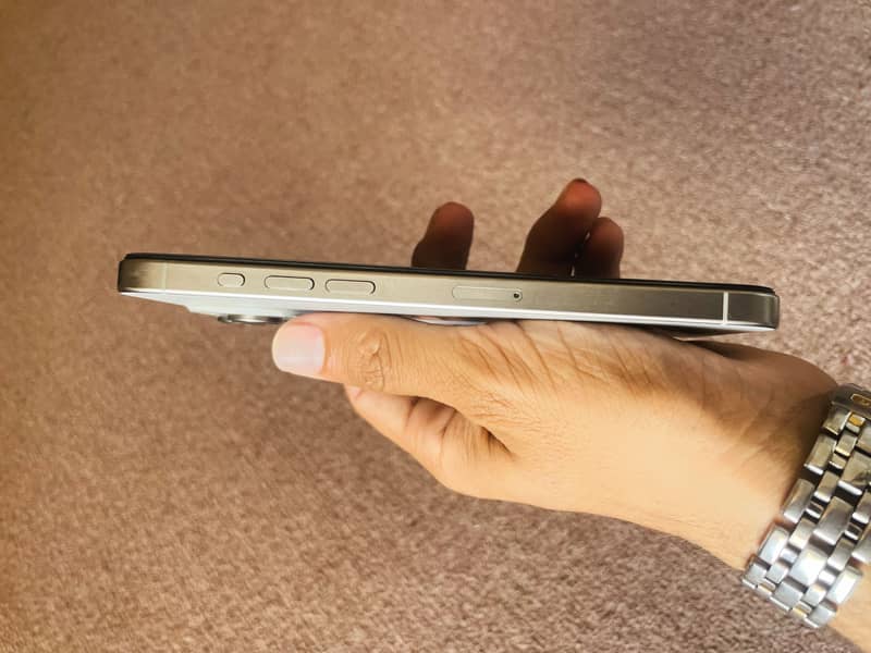 Apple iPhone 15 Pro Max 1
