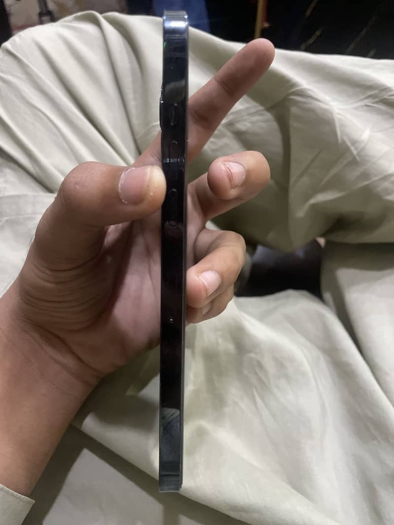 Apple iPhone 12 Pro Max 3
