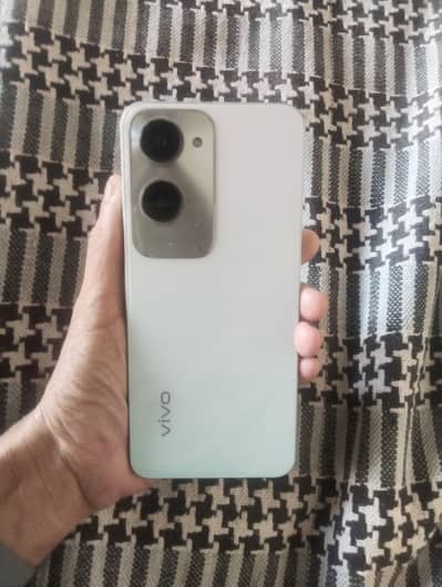 Vivo Y18 4+4Gb Ram 128 Gb Rooom With Original 15wattt Charger