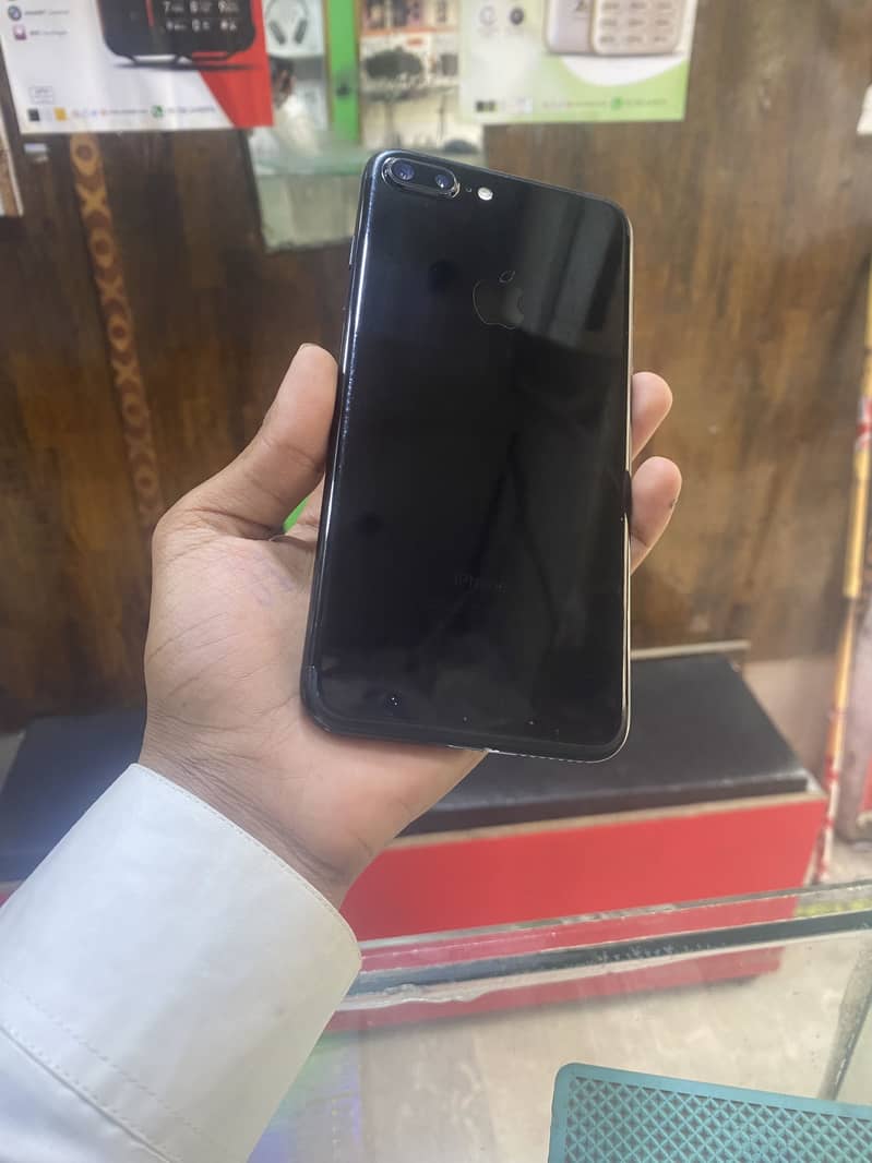 Apple iPhone 7 Plus 0