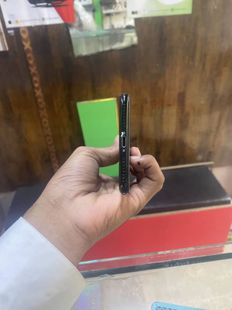 Apple iPhone 7 Plus 3