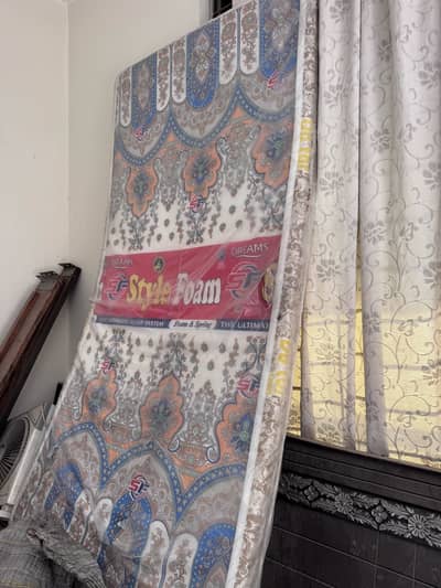 Single bed mattress