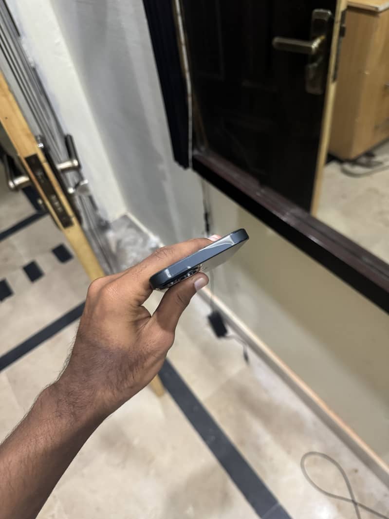 Apple iPhone 13 3