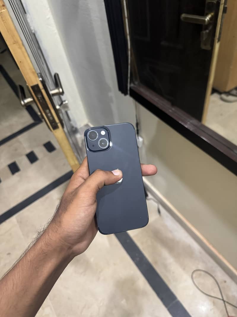 Apple iPhone 13 5