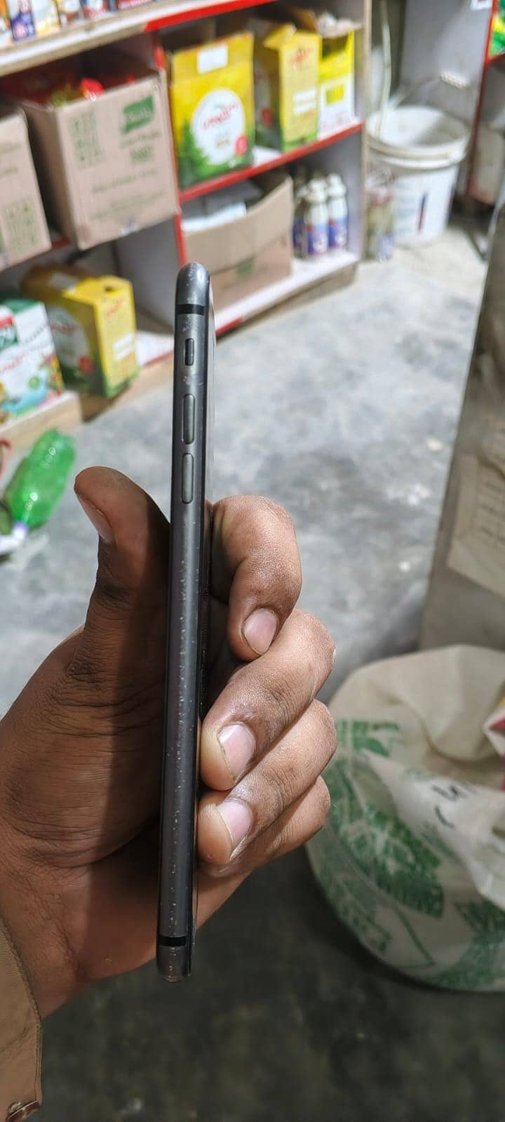 Apple iPhone 8 Plus 2