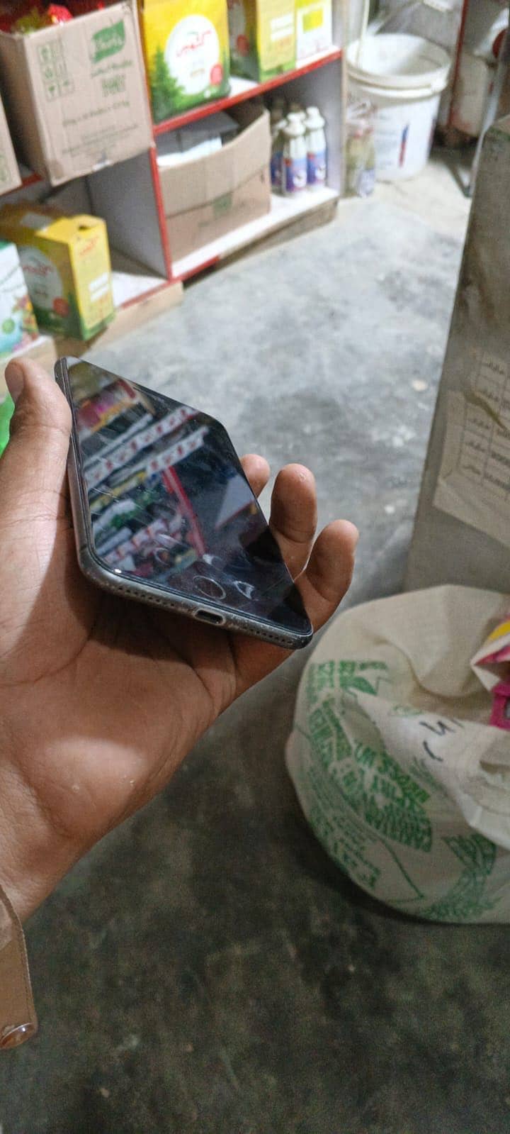 Apple iPhone 8 Plus 4