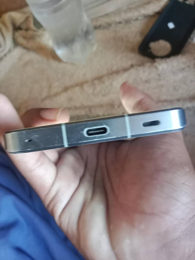 Sharp Aquos  R7 2