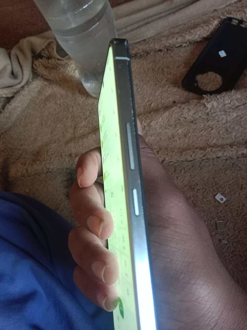 Sharp Aquos  R7 3