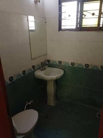12 Marla lower Portion facing Park available for rent in G1 block near Doctor hospital