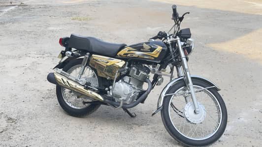 CG 125 gold special edition for sale only 5000 km driven