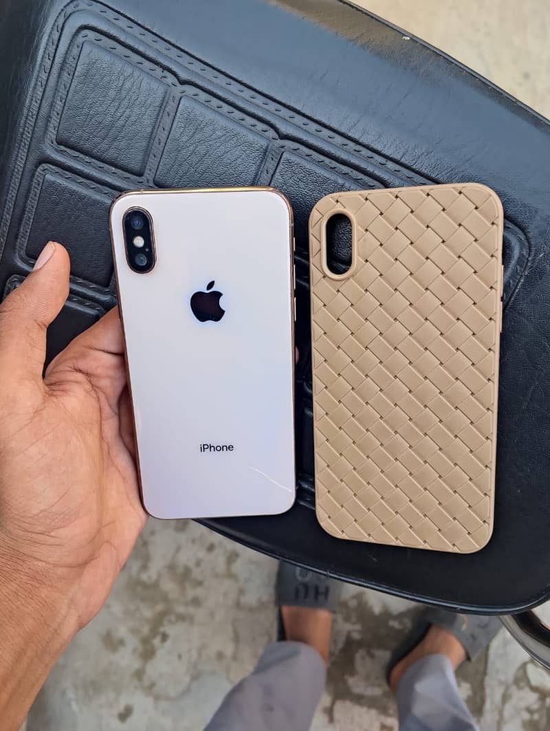 Apple iPhone XS 4