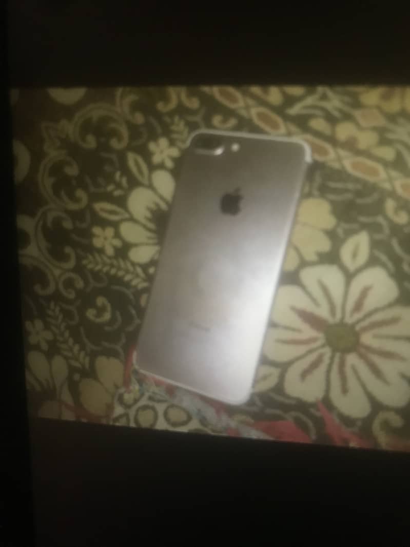 Apple iPhone 7 Plus 1