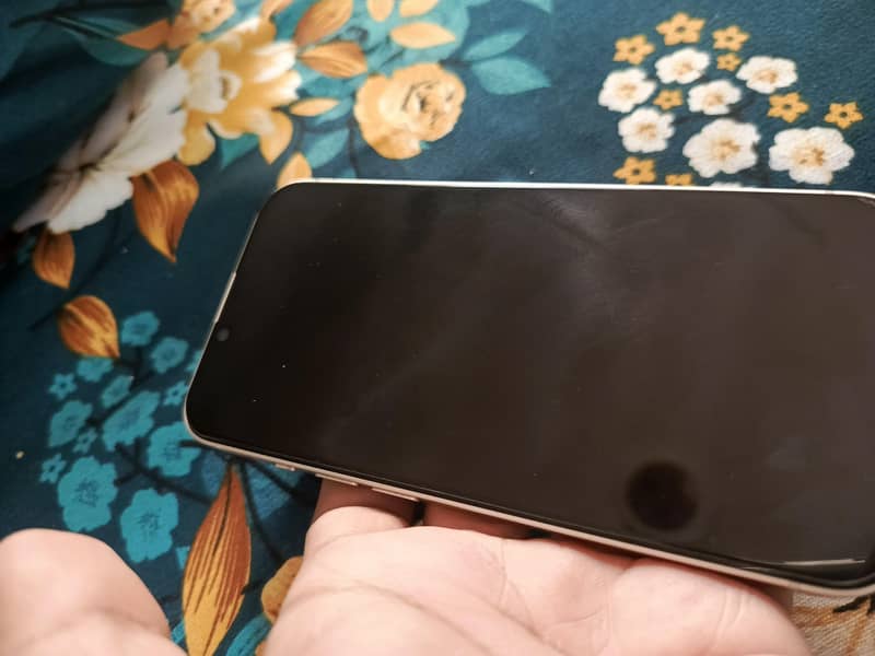 Apple iPhone 13 2