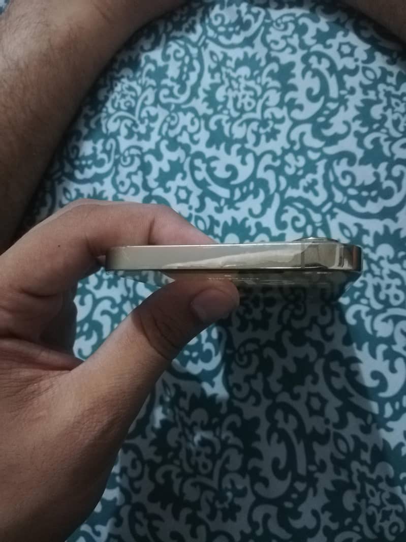 Apple iPhone 12 Pro Max 4