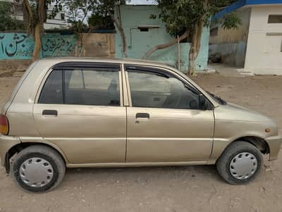 Daihatsu Cuore 2011