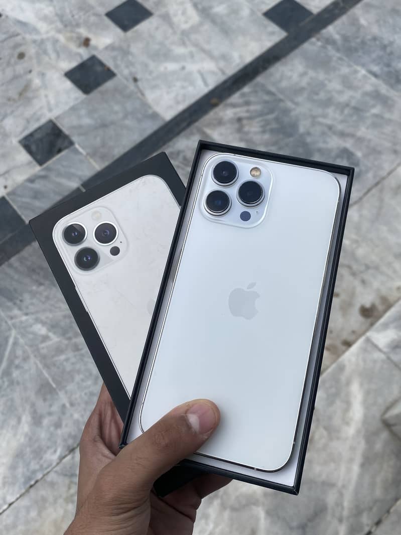 Apple iPhone 13 Pro Max 0