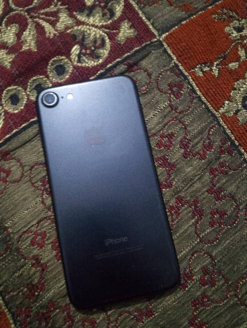 Apple iPhone 7 Plus 0
