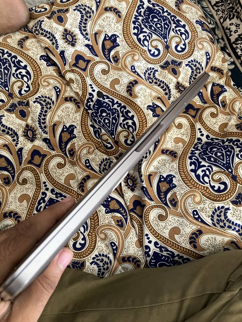 MacBook Pro 2019 A2159 4